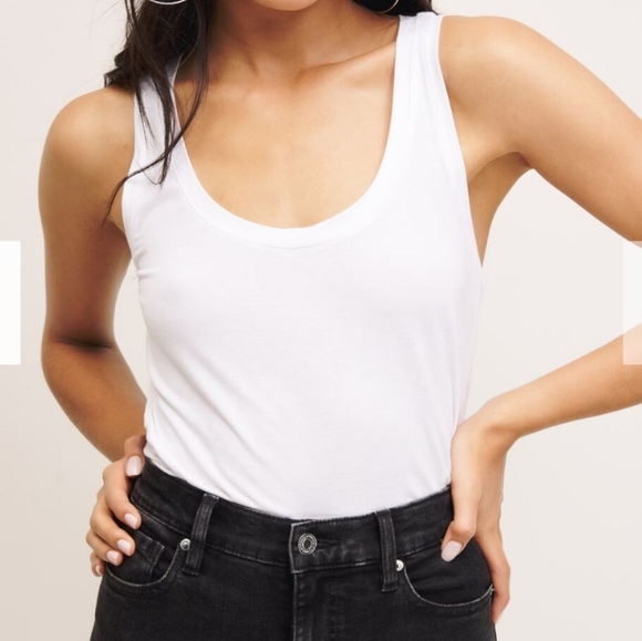 Dynamite Tops - Dynamite Scoop Neck Curved Hem Tank